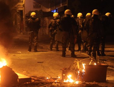 Αναβoλή πήρε η δίκη των 10 συλληφθέντων για τα επεισόδια στο Πολυτεχνείο